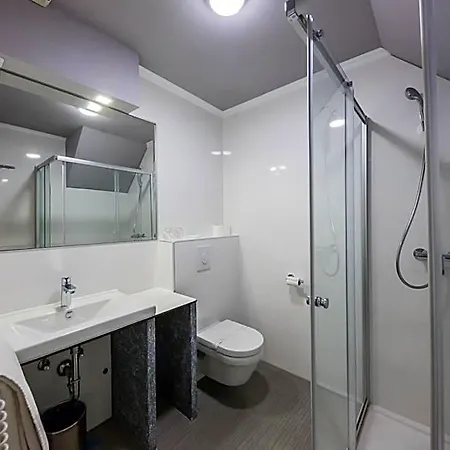 Готель Sveti Kriz Трогір
